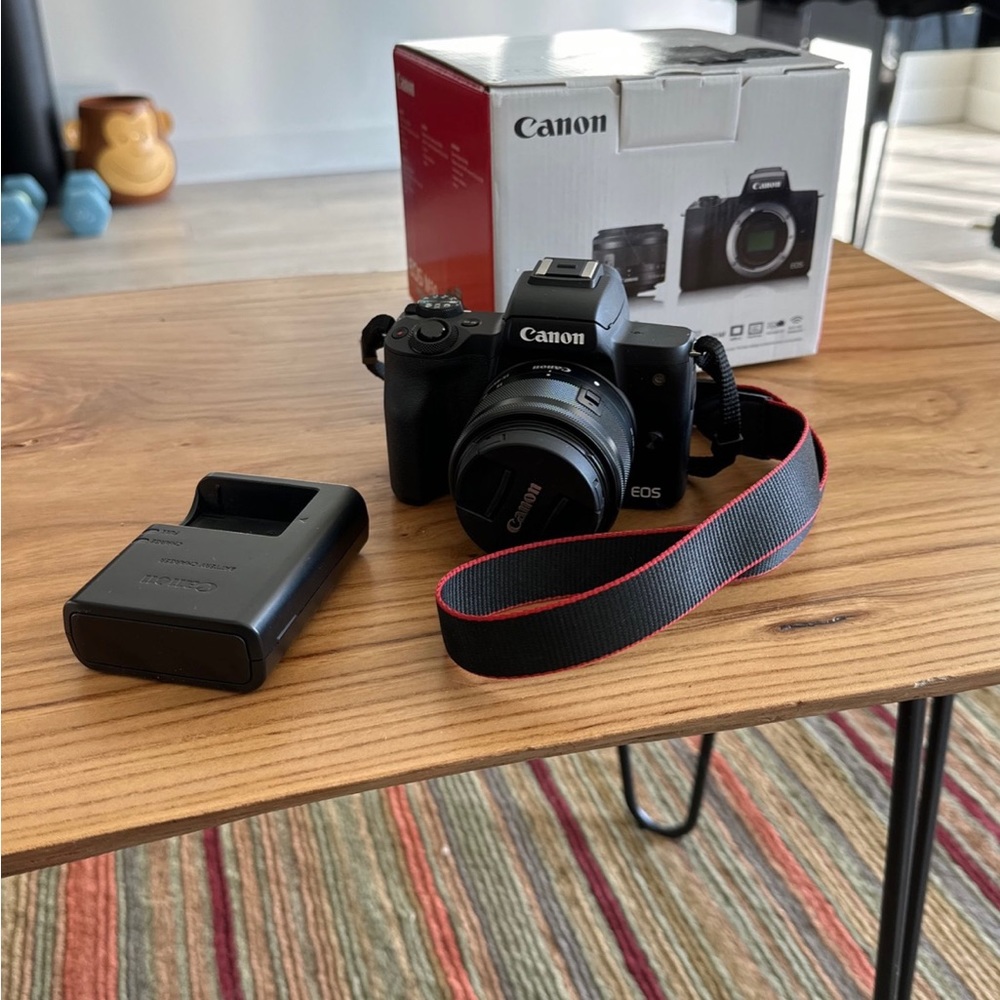 Canon EOS M50